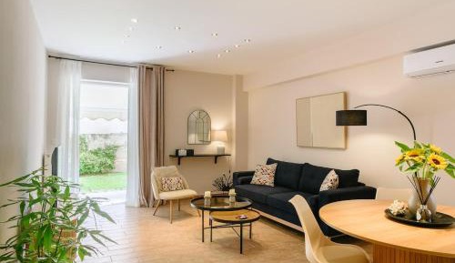 Deluxe One-Bedroom Apartment with Garden View