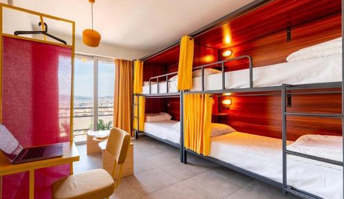 Bed in 6-Bed Mixed Shared Dormitory Room