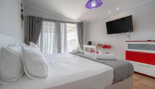 Deluxe Double Room with Balcony and Sea View