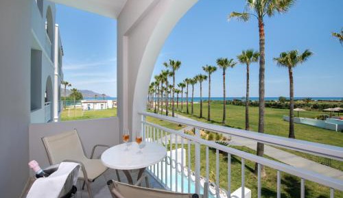 Double or Twin Room with Sea View
