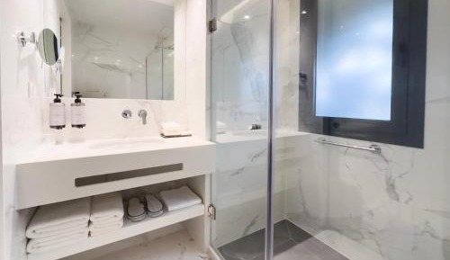 Suite with City View
