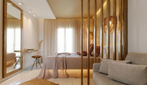 Luxury Suite with Private Jacuzzi