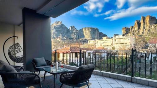Apartment with Mountain View