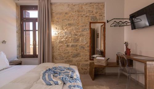 Studio with City View - AVRA