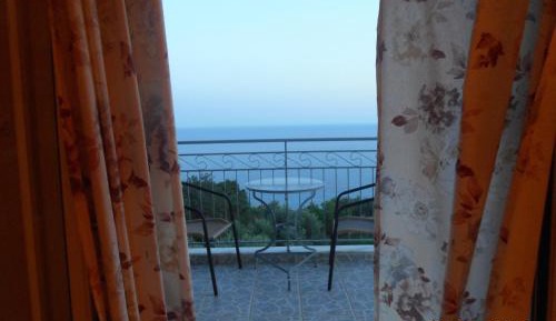 Standard Twin Room with Sea View