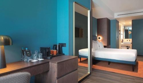 Deluxe Space Room