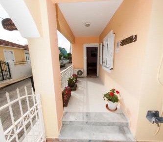 Studio (2 Adults)