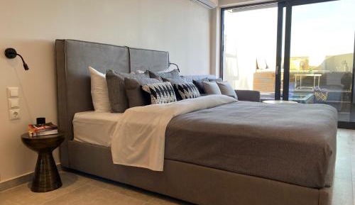 Luxury One-Bedroom Suite with Private Jacuzzi