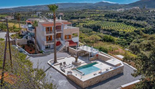 Villa with Garden View