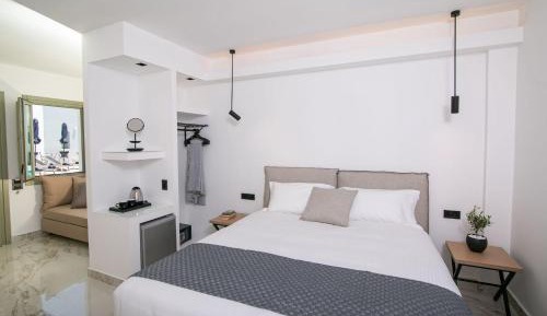 Executive Suite with Pool View
