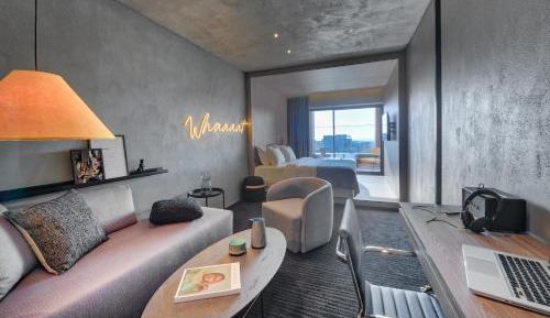 Autograph Suite