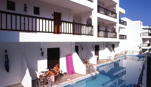 Superior Room Sharing Pool (Adults Only 18+)