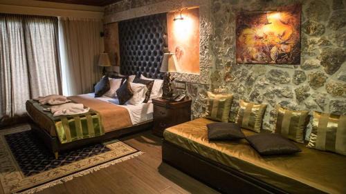 Junior Suite with Mountain View