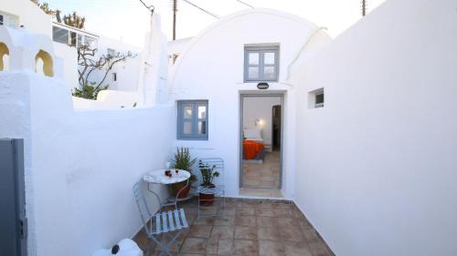 Traditional House (2 Adults)