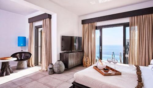 Majestic Retreat Suite with Private Pool