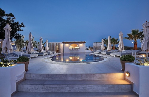 Agios Georgios Hotel | Petri Suites