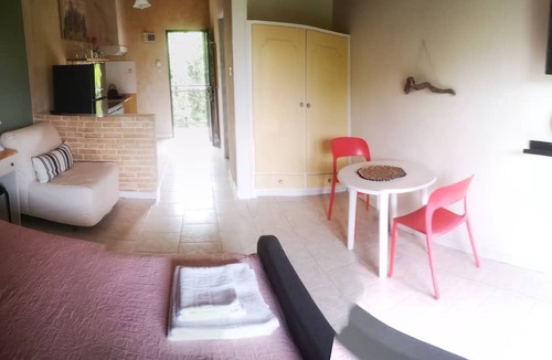 Paralia Skotinis House | Achillion b&b