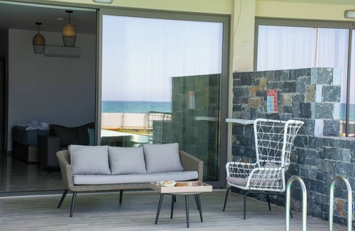 Kato Gouves House | Ebenus Suites by Checkin