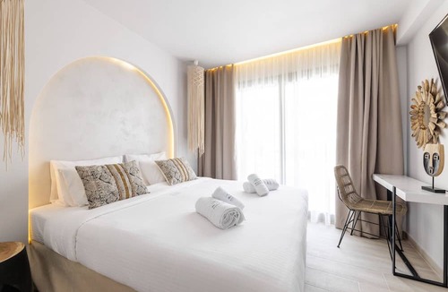 Polichrono House | Amalthia Luxury Suites