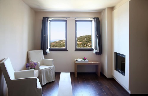 Agios Dimitrios Hotel | Theta Hotel