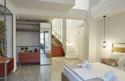 Paralia Dionysiou Hotel | GreyStone Suites