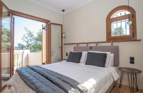 Ayios Kirikos Villa | Adriana Di Levante