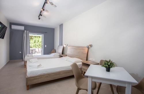Steni Dirfyos House | Saltriver rooms