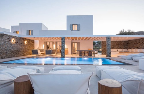 Antiparos Villa | Dreamy 5 BDR Antiparos pool villa