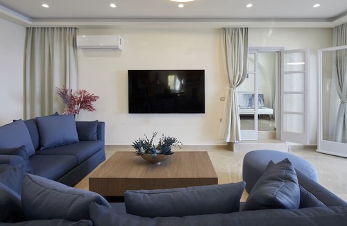 Perissa Villa | Soultouch Villa