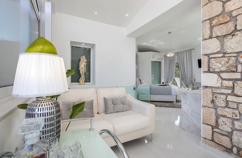 Varvara Villa | Dion Villa - Pool & Jacuzzi - Sleeps 4 - Zakynthos