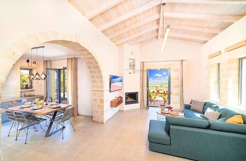 Apokoronas House | Hut "Villa Vardis" with own pool