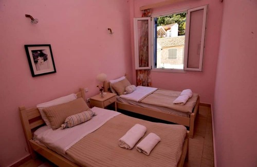 Lakka House | Flora Maisonettes 2 Walk to Beach A C Wifi Car Not Required