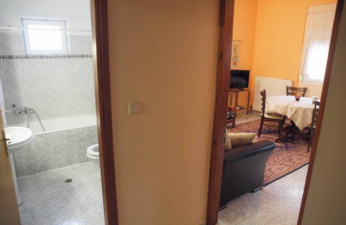 Trikala Apartment | Charming Trikala Apartment With Garden & Central Heating
