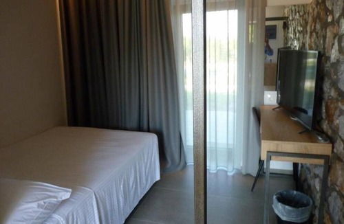 Larissa Bed & Breakfast | Comfort Suites and Rooms