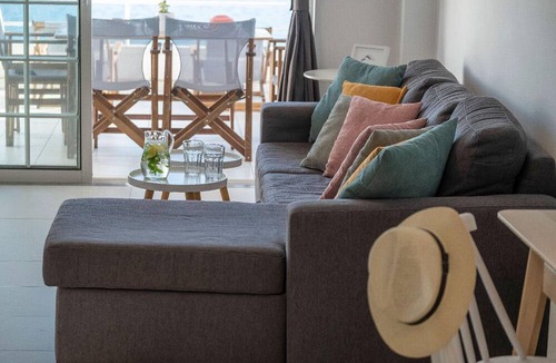 Kiveri Apartment | Luxury waterfront one bedroom apartment, sea view