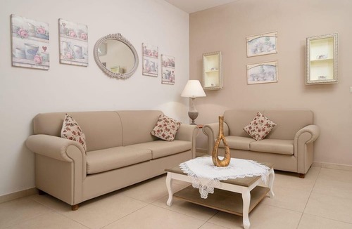 Kamilari Apartment | Apartment "Orelia Cretan" with swimming pool