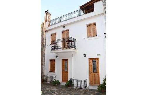 Kosmas House | Maleatis Apollo