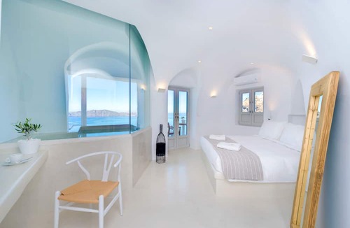 Fira House | Iriana Suites
