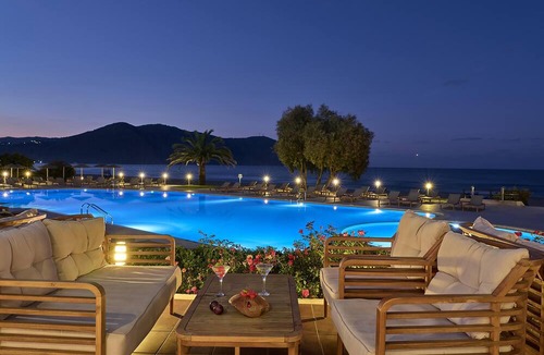 Mathes Hotel | Pilot Beach Resort