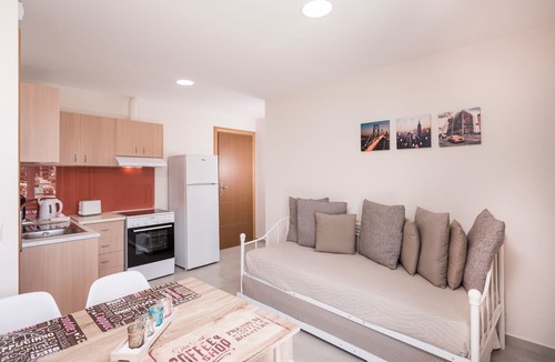 Platanias Town Apartment | Athina Apartments