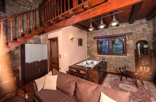 Synikia Mesi Trikalon Hotel | Pera Alonia Guest House