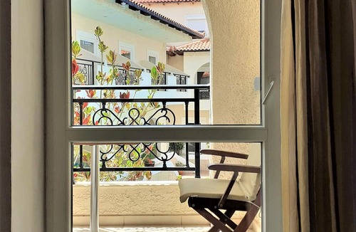 Kokinos Pirgos Hotel | Little Inn