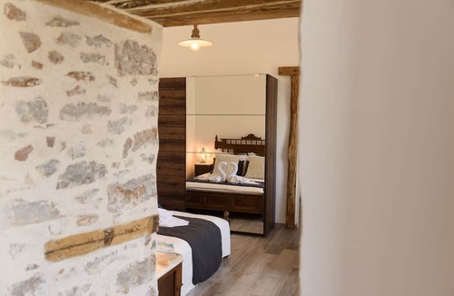 idhra House | Casa DelMare Guesthouse