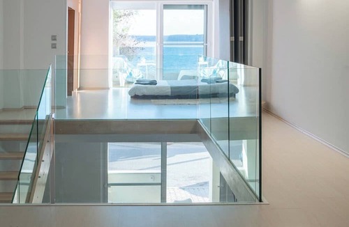 Itea House | Luxury on the Water - Seaside Maisonette in Itea