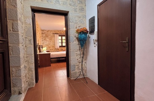 Roumeli Villa | Electra Stone Suite