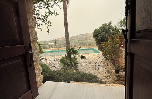 Roumeli Villa | Electra Stone Suite