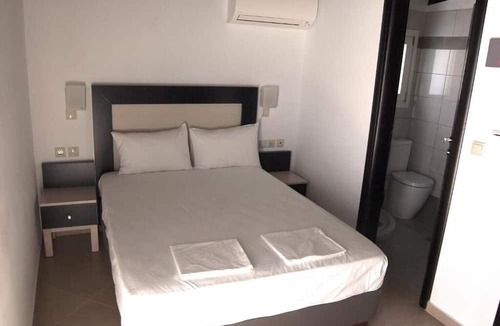 Kamena Vourla Hotel | DELLIS