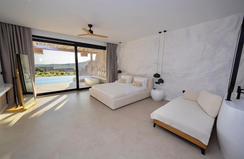 Paraga House | WhiteArt Suites