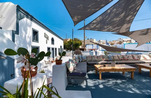 Karterados Villa | Wonderful BR Suite near Karterados Beachy