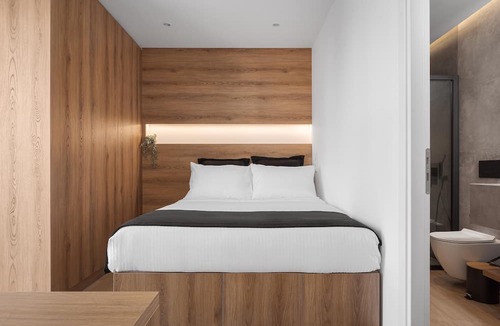 Vouliagmeni Apartment | Athenian Riviera Seaside Suite